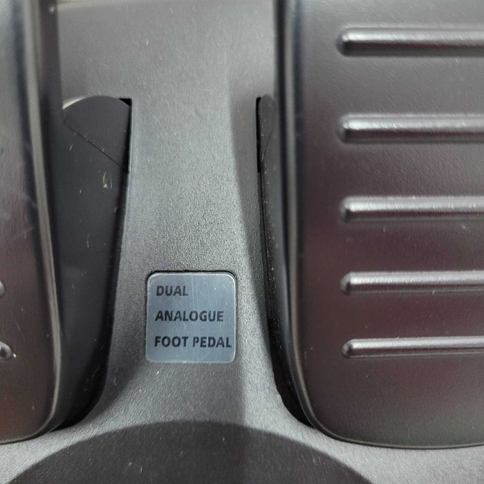 Volante e pedais playstation 2
