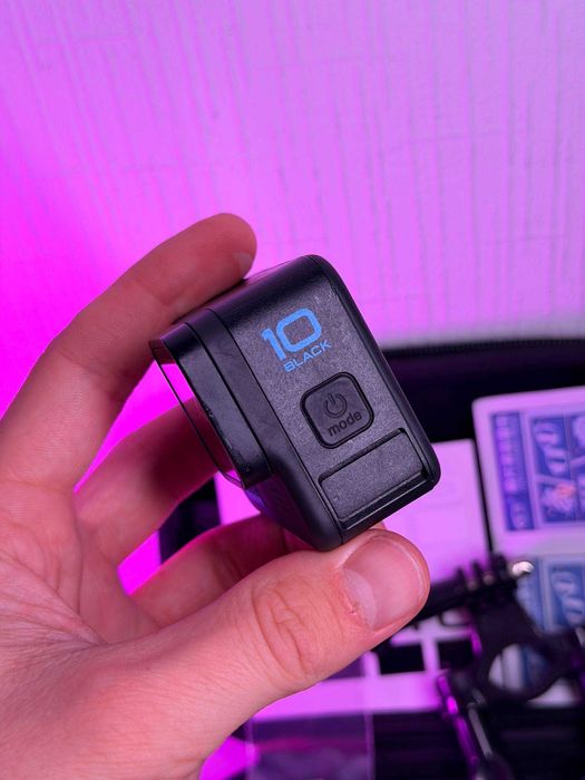 Екшн-камера GoPro Hero 10 з повним комплектом