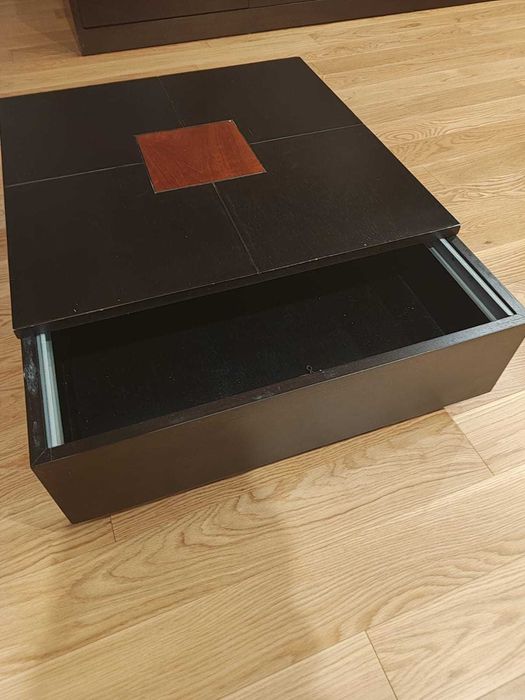 Mesa apoio com arrumação