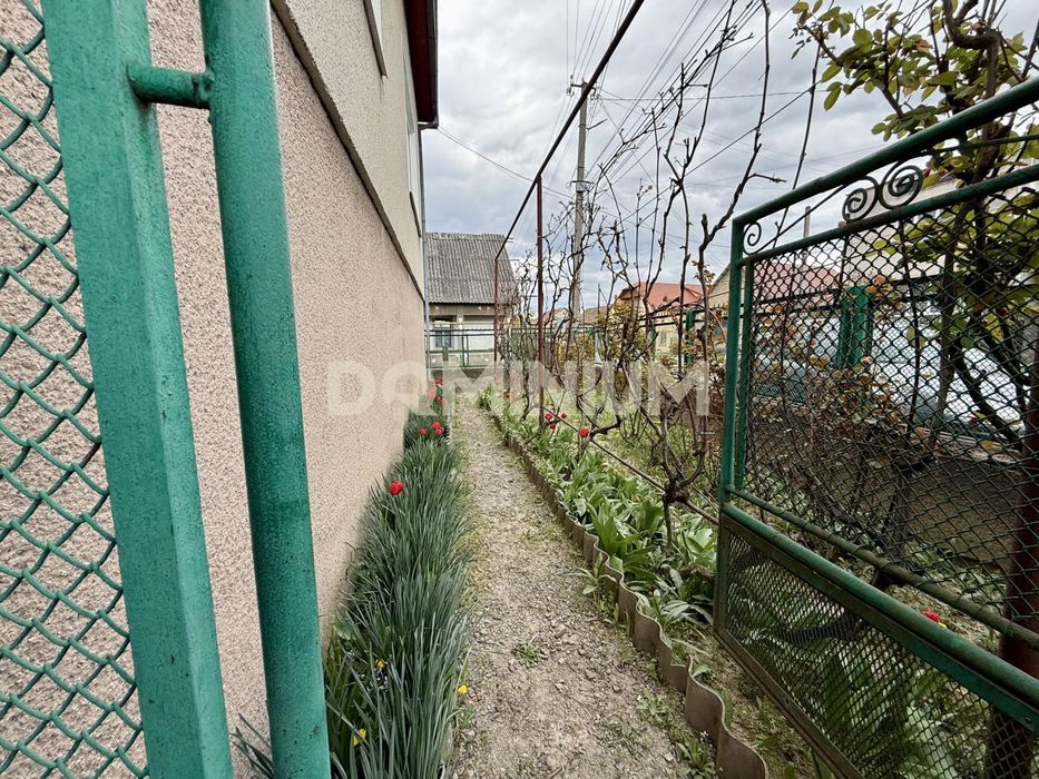 Продається хороший будинок у центрі Королева