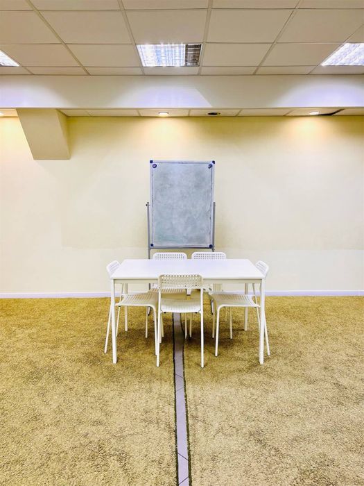 Продаж унікального фасадного приміщення  в ЦЕНТРІ, вул.Б.Хмельницького