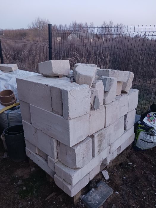 Oddam paletę pustaków