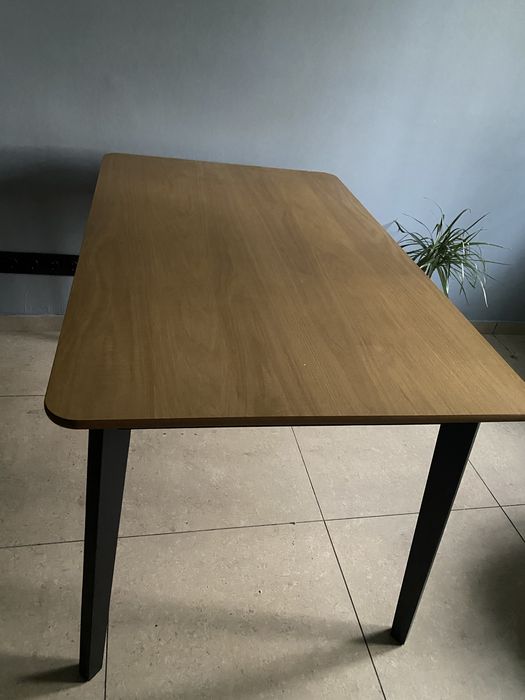 Стол в идеальном состоянии