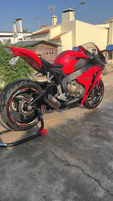 Honda CBR 1000.