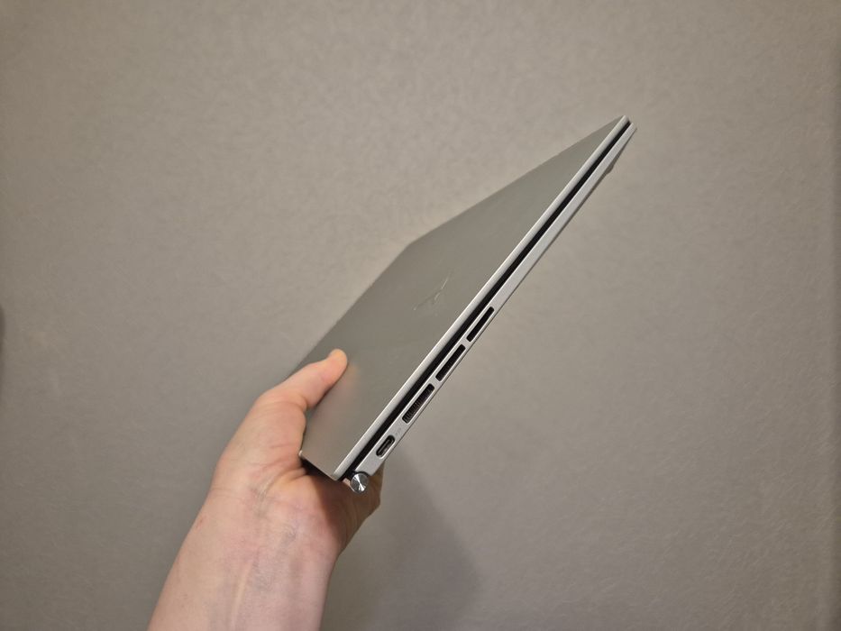 Asus Zenbook S UM5302TA + чохол