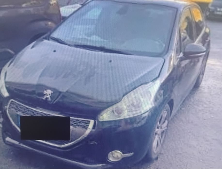 vendo Peugeot 208 1.2 vti 82 cv  nacional acidentado salvado