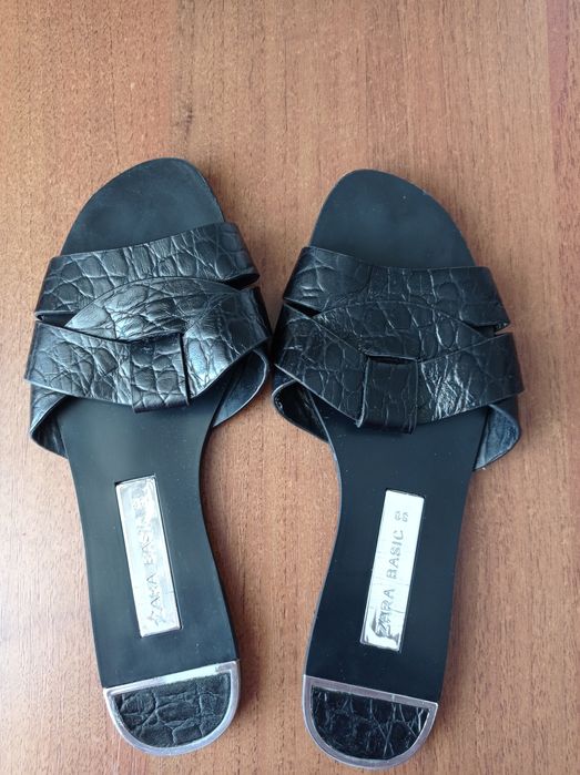 Шкіряні шльопанці Zara