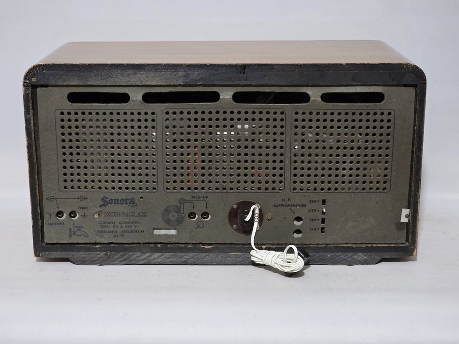 Rádio antigo reparado Sonora
