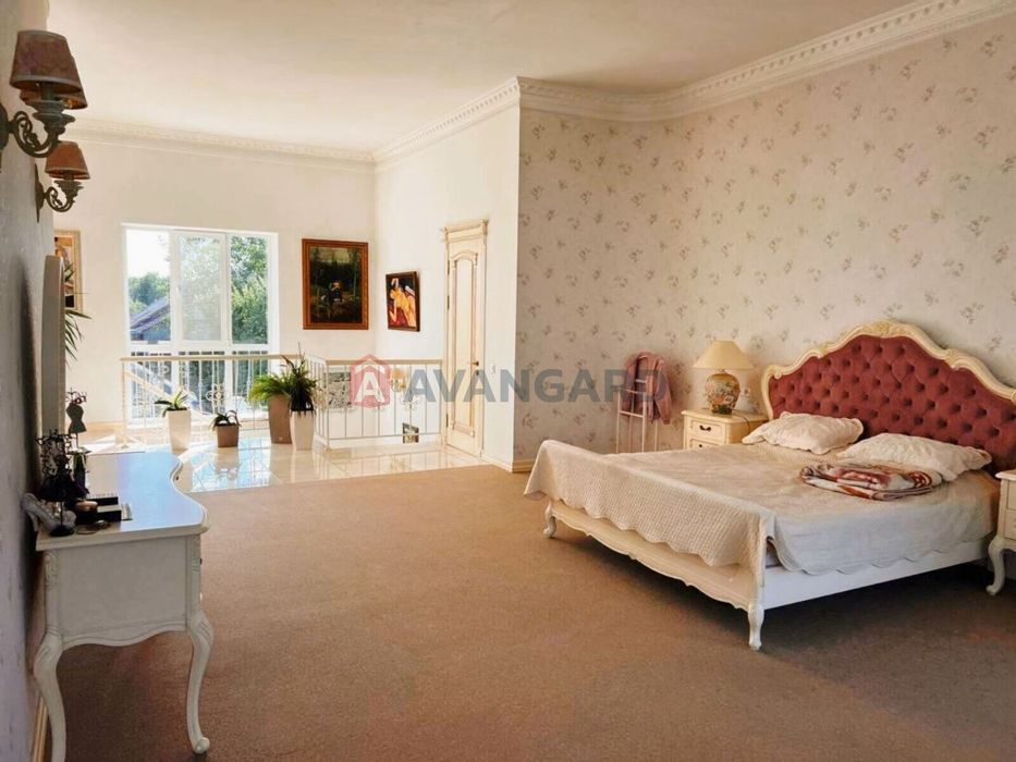 Комфортабельний особняк в Дахнівці