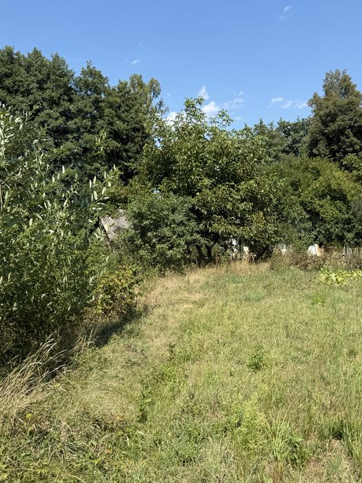 Затишна земельна ділянка під будинок в 17хв. від міста.