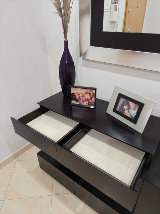 Vendo Móvel de entrada em Wengue em óptimo estado