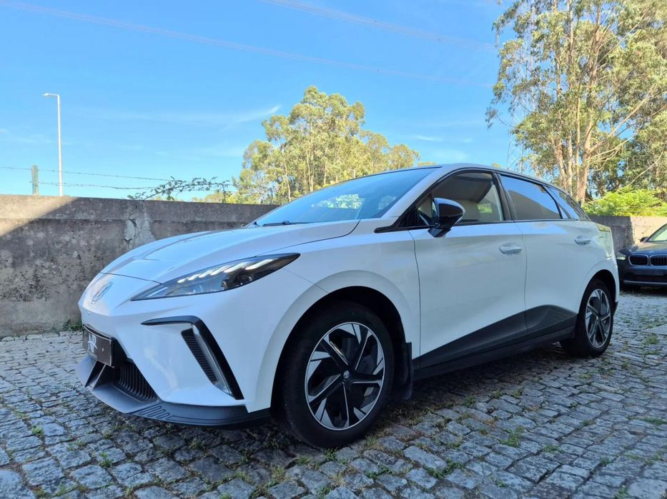 MG MG4 64 kWh Luxury