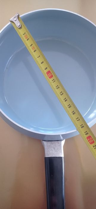 Patelnia rondel o średnicy 18 cm