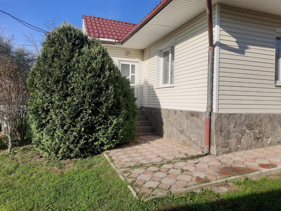 Продам будинок  к хорошому стані  кому потрібно  дзвоніть.