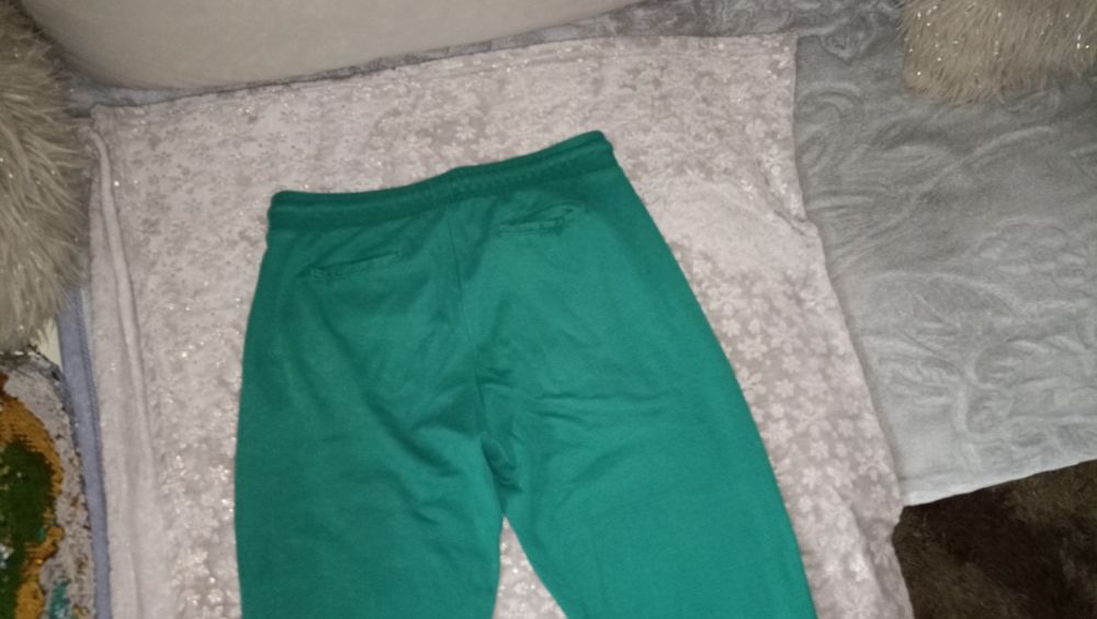 Spodnie męskie dresowe rozm S Cropp