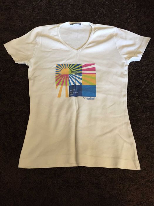 tshirt branca tamanho m com diversas cores