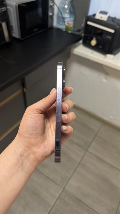 Продам Iphone 14 pro