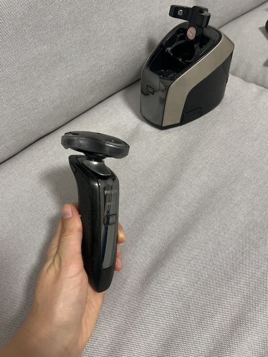 Golarka Philips arcitec RQ1095 z bazą do mycia