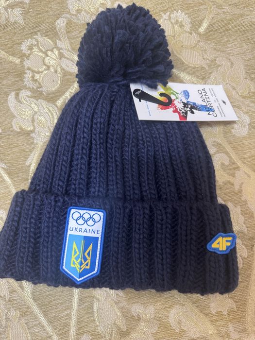 Шапка і шарф з Олімпіади 2026