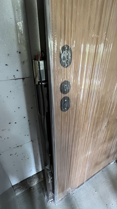 Drzwi antywłamaniowe zewnetrze nowe dierre