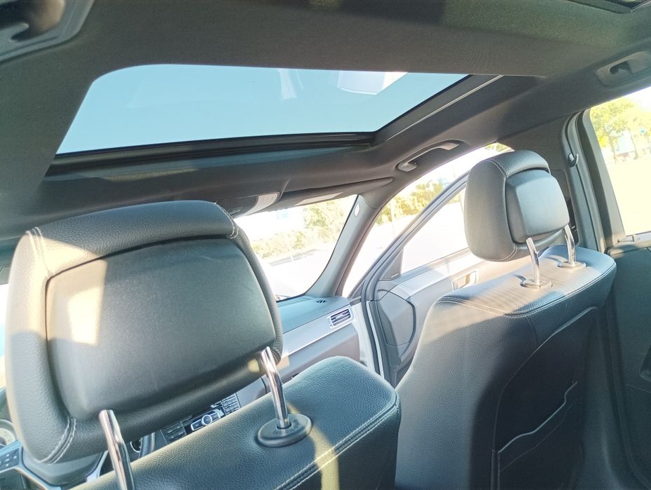 Mercedes E 250 Sw AMG 204 CV  Caixa Automática  de 7 velocidades  e 7 Lugares e Tecto panorâmico e de abrir