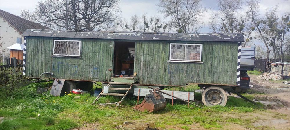 Przyczepa socjalna / budowlana – barakowóz, mobilne zaplecze