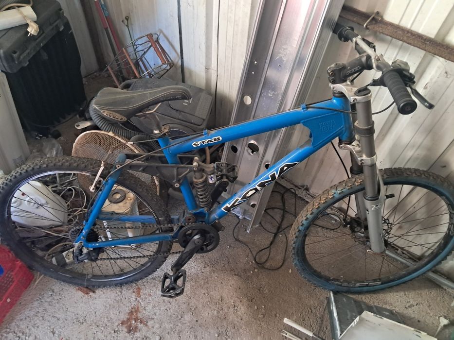 Kona Stab (modelo de downhill antigo, anos 2000).