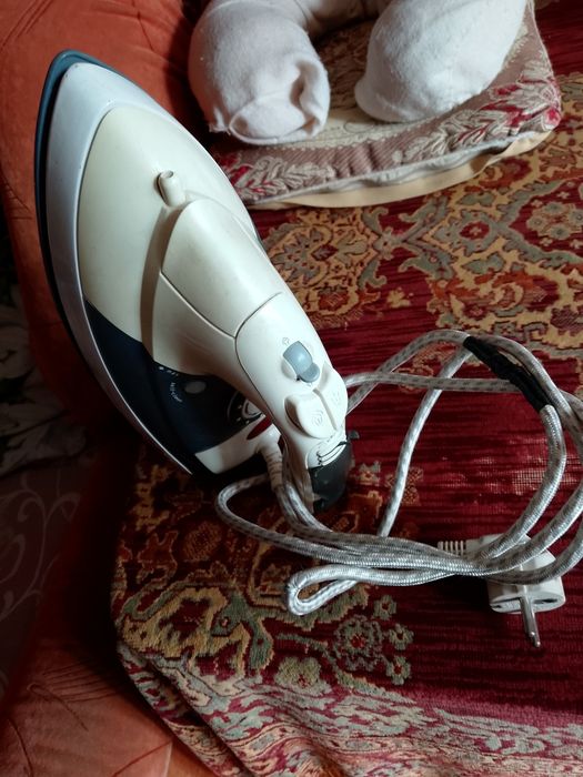 Утюг Аляска.электрро