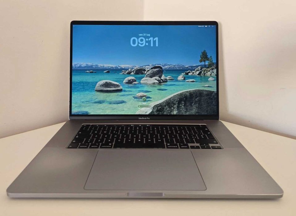 Apple MacBook Pro 16" (2019) – Core i7, 16GB RAM, 2TB SSD, Radeon Pro 5300M