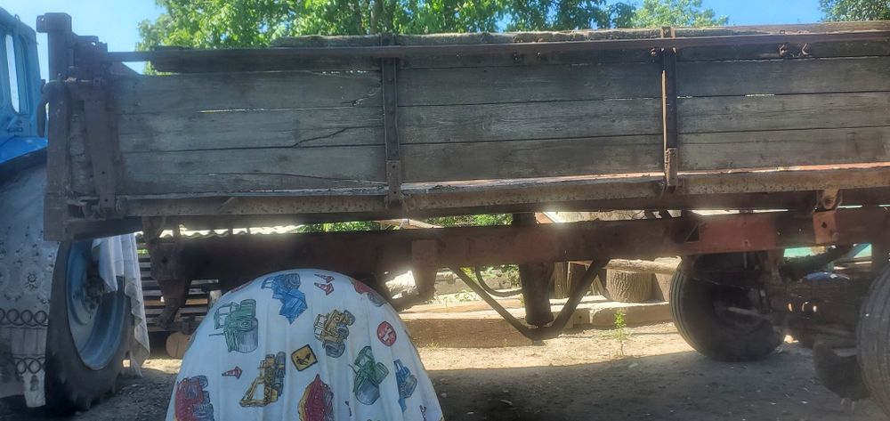 Причіп двоосьний