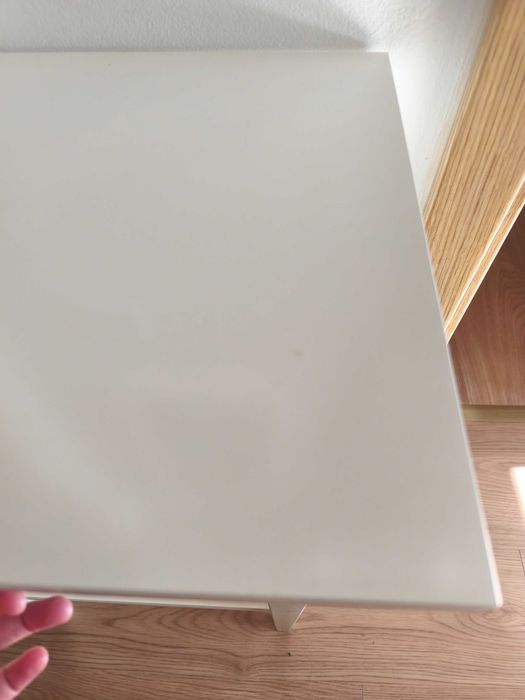 Mesa de cabeceira/apoio IKEA hemnes
