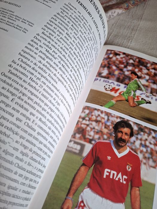 Livro álbum Benfica época 88 / 89 Campeão