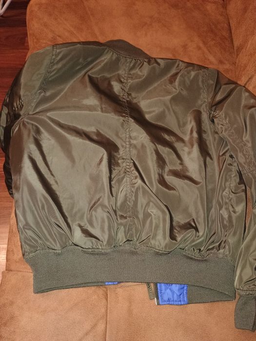 Kurtka bomberka zielona GUESS