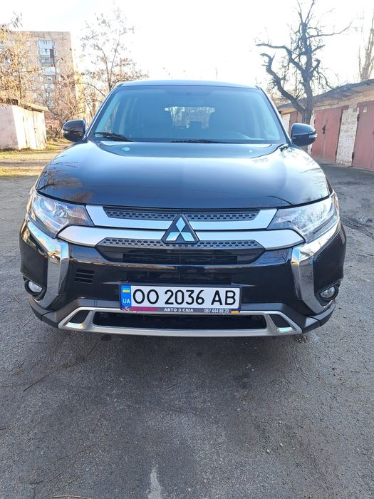 Митсубиси аутлендер 3