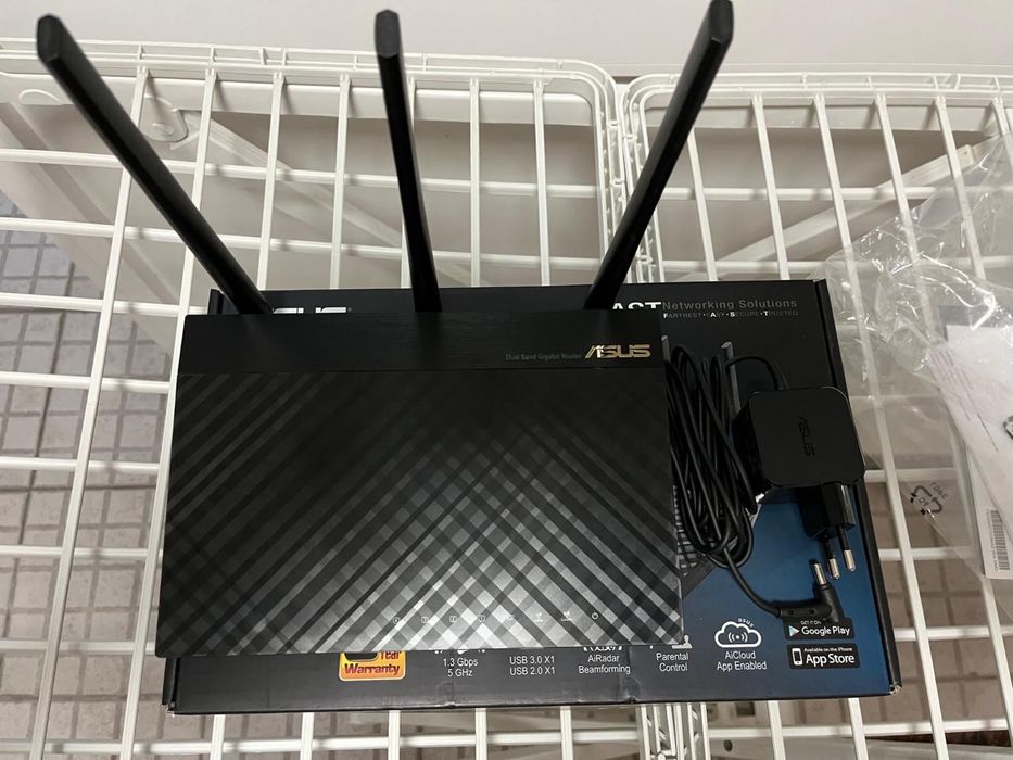 Router Asus Dual Band Gigabit RT-AC 1900 U