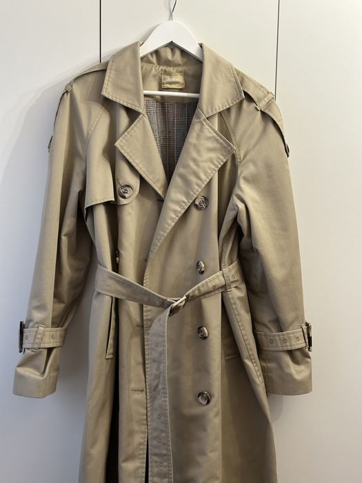 Тренч бежевий від Mocko