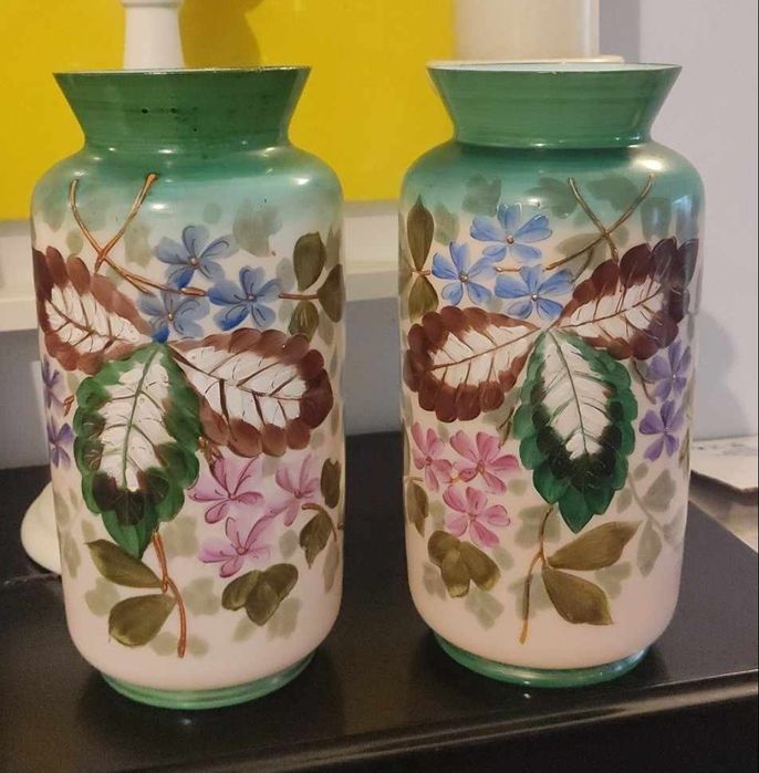 Par de jarras opalinas