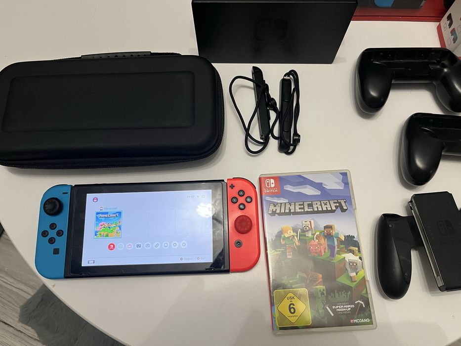 Nintendo Switch V2 + Minecraft + etui + akcesoria