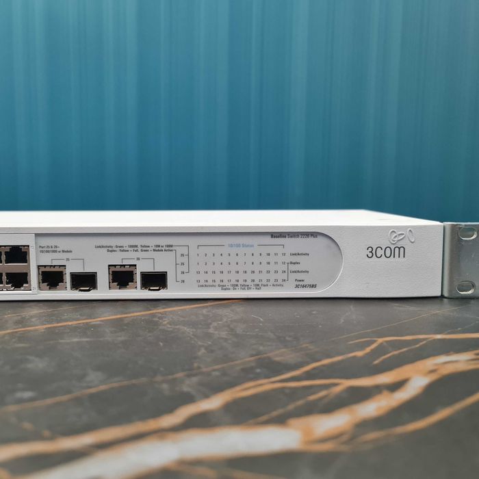 Switch 24-portowy 3Com Baseline Switch 2226 Plus