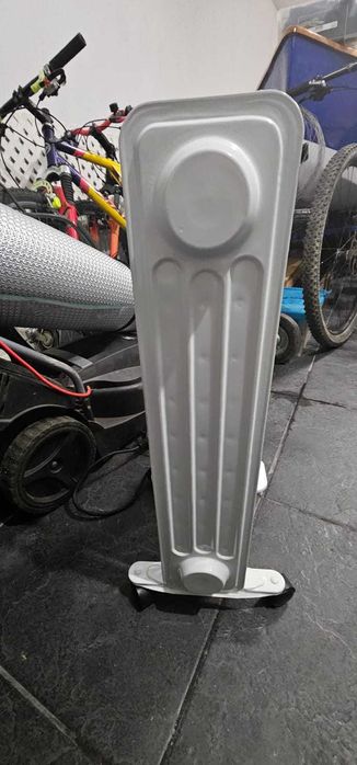 Aquecedor a óleo Equation HD983 branco 1700W