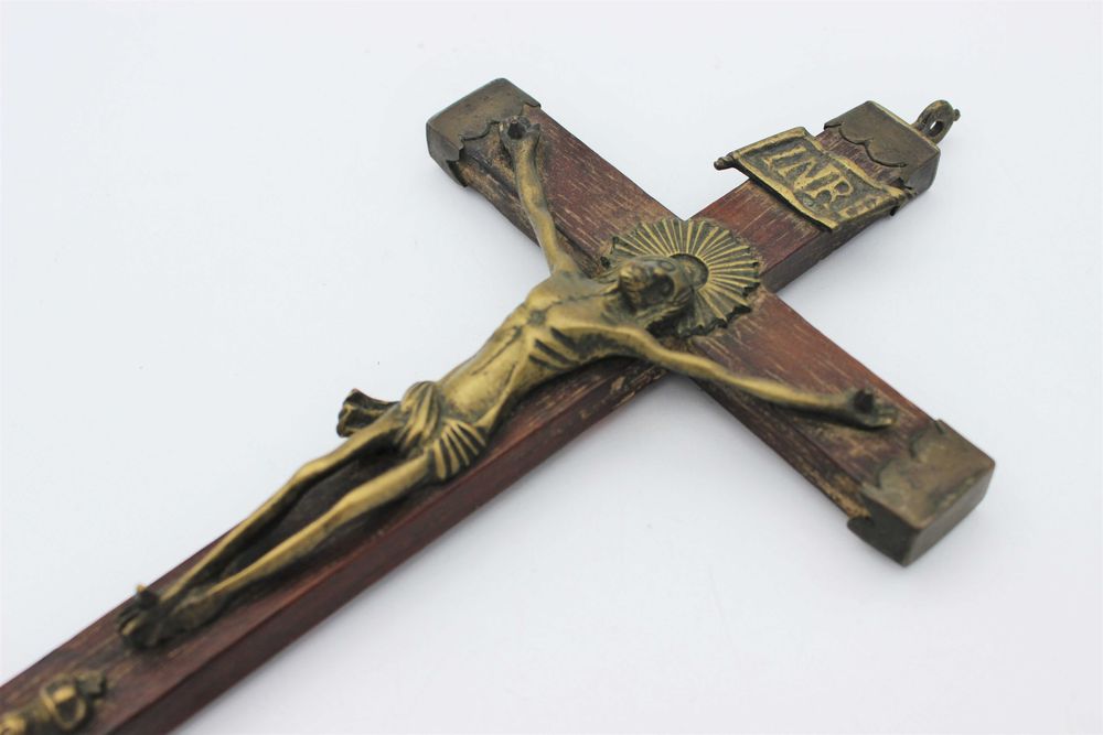 Antiquíssimo Crucifixo em Pau-Santo e Bronze