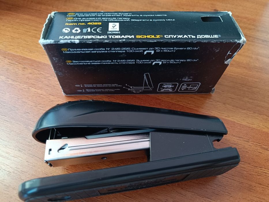 Степлер Scholz 24/6, 26/6 30 аркушів пластиковий чорний