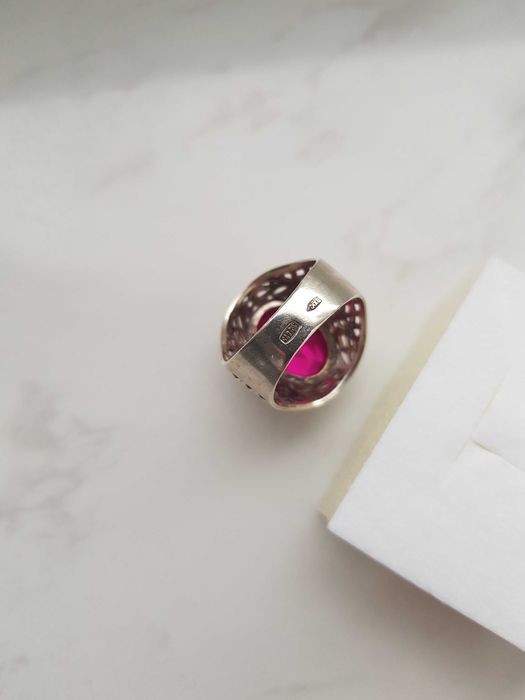 Stara Rosja kolos z rubinem