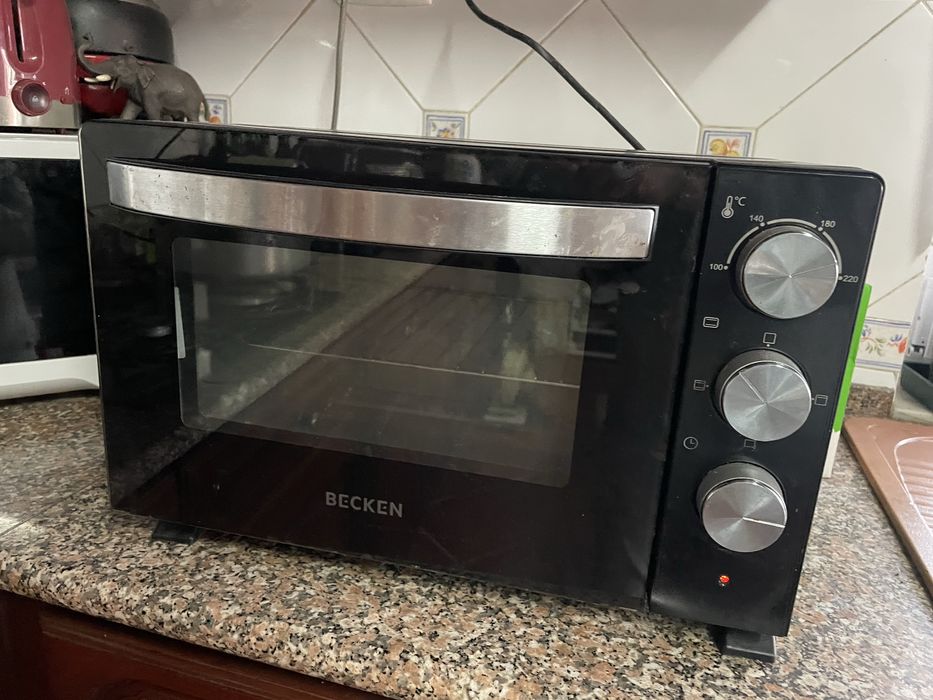Forno elétrico em bom estado