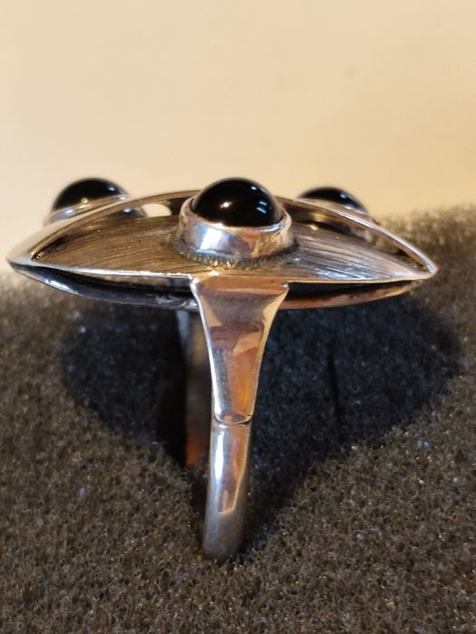 Duży srebrny pierscionek