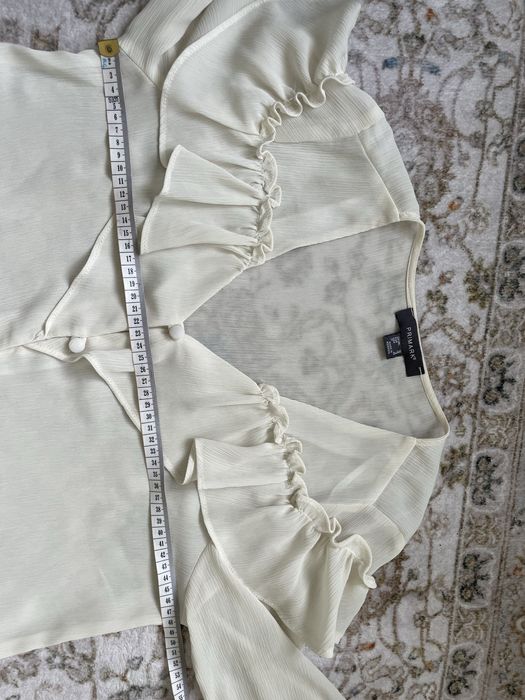 Biała koszula damska z dużym kołnierzem rozmiar M modna bluzka falbany