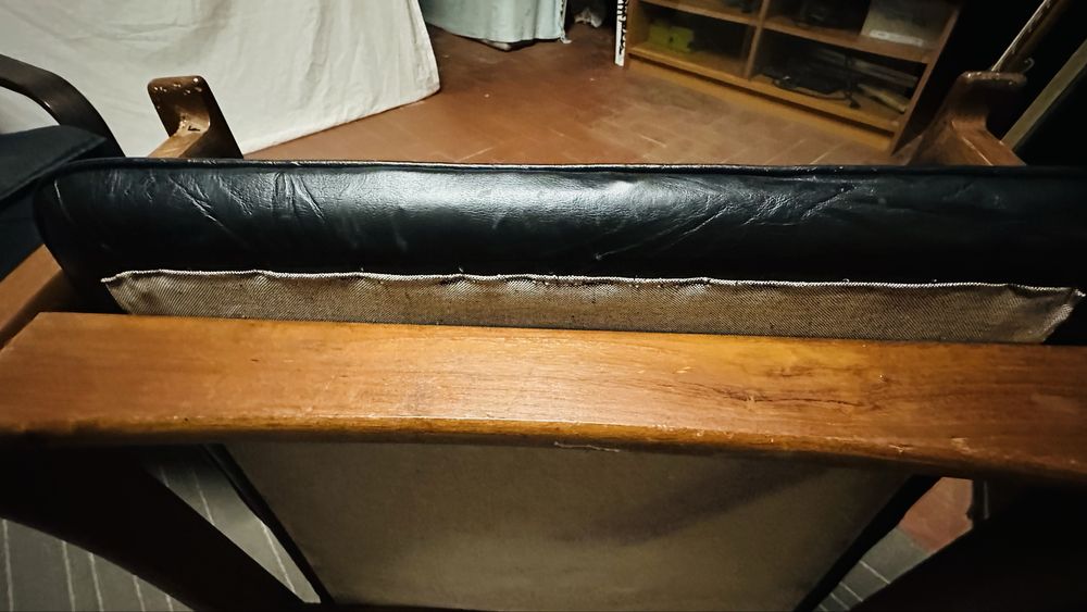 Cadeirão vintage + apoio de pés – anos 60