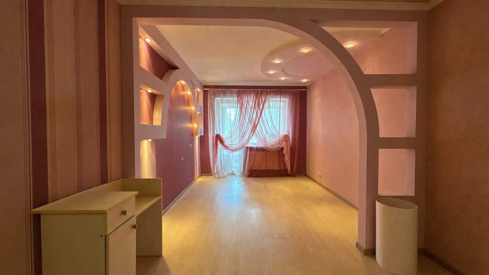 Продаж частини 2 поверхового будинку 360 м2 7 сот з окремим двором. Цегла. Нові Санжари №21511