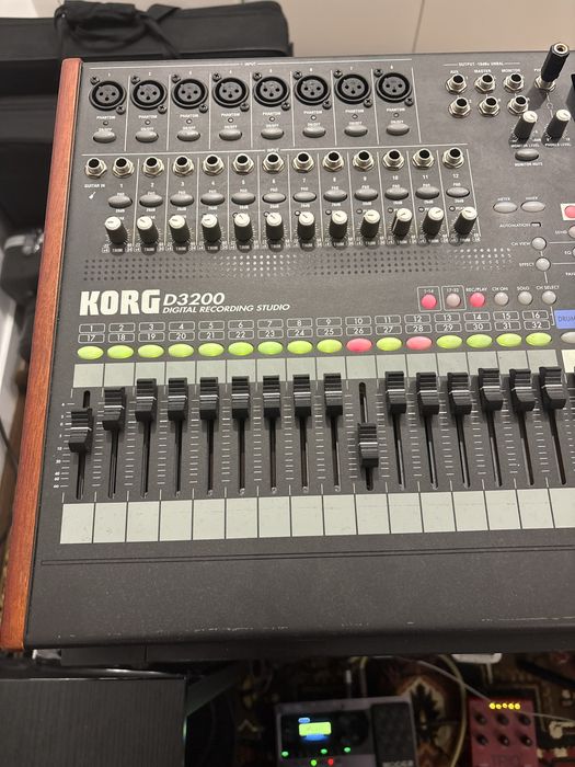 Korg D3200 Digital Recording Studio