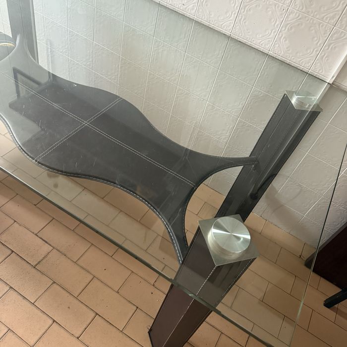 Mesa de vidro com 6 cadeiras